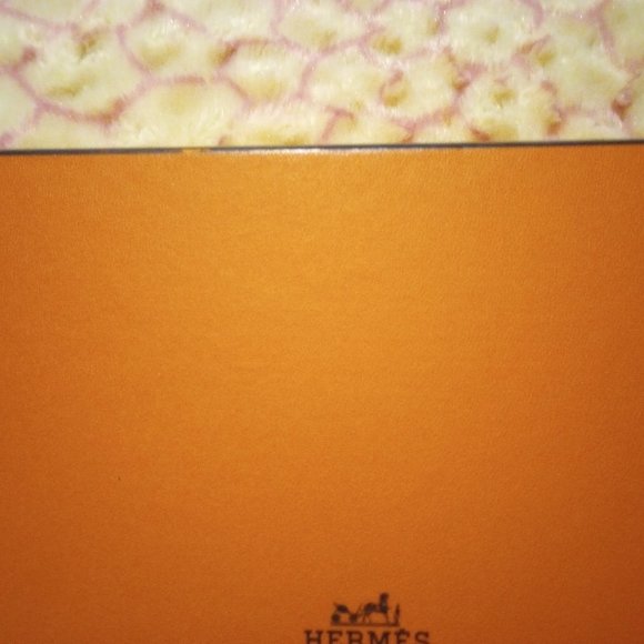 Authentic 8.5" x 8.5" x 3.5" Hermes Box for Gifts, Clothes, Storage - Picture 4 of 9
